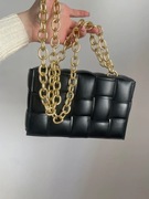 Czarna torebka pleciona z łańcuszkiem elegancka na ramię lub do ręki 