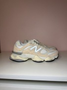 New Balance 9060 sneakersy zamszowe unisex r. 44