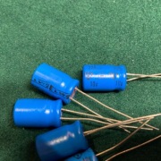 5x Kondensator elektrolityczny 220uF 10V ELWA