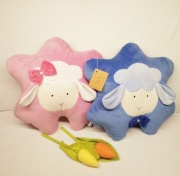 Poduszka przytulanka baranek owieczka wielkanocna 