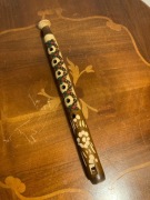 Drewniany flet etniczny / gwizdek ludowy ręcznie zdobiony – bdb