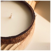 Naturalna świeczka w łupinie kokosa