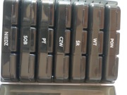 ORGANIZER POJEMNIK NA LEKI KASETKA PUDEŁKO NA TABLETKI 7 DNI 3 PORY DNIA