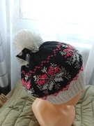 Czapka damska z pomponem 