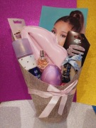 Zestaw prezentowy Ariana Grande ARI perfumy +mgiełka +książka+ torebka USTA