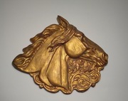 Koń, konik, zawieszka, rzeźba, płaskorzeźba 18 cm wysoka