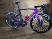 Nowy rower szosowy, szosa miniaturka