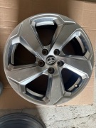 Rav4 V 5 18-24 felga 18” oryginał 1szt