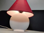 Lampa stołowa biała z czerwonym Abażurem 