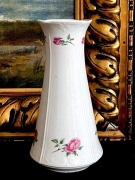 CHODZIEŻ,klasyka PRL,róże,reliefy.