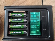 1x ładowarka AAA/AA Varta + 2x Duracell