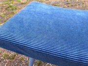 Podnózek siedzisko taboret vintage, bródny niebieski, odnowiony + lustro