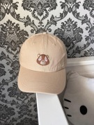 Czapka z daszkiem beżowa miś cute aesthetic