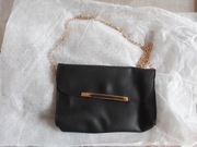 Torebka czarna kopertówka na łańcuchu