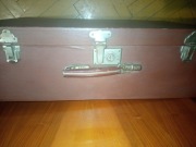 stara walizka z okuciami