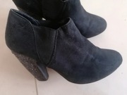 Czarne zamszowe botki Next rozm 39