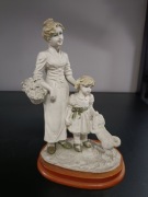 Figurka matki i córki 