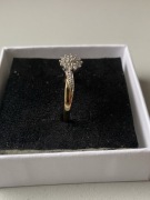 Pierścionek Apart z żółtego i białego złota z brylantami