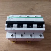 Wyłącznik nadprądowy Schneider IC120N C80A /4