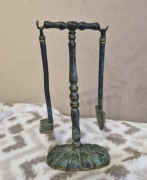Miniaturowy Zestaw Kominkowy na Stojaku – Mosiądz/Brąz z Patyną