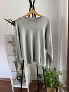 Śliczny sweterek z perełkami na rękawach krój oversize