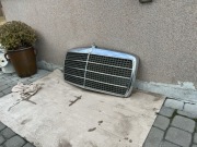 Atrapa chłodnicy Mercedes W115 115 888 05 23 Orginalne