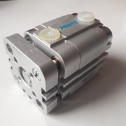 Siłownik kompaktowy FESTO ADVUL-32-10-P-A