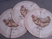 Serwetki podkładki wielkanocne kura duże ozdoba na stół komody,wyprzedaż