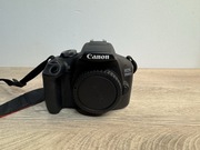 Canon EOS 2000D + obiektyw EFS 18-55 mm + torba