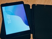 iPad Mini (5 gen.) 64GB WiFi plus futerał
