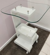 Stolik kosmetyczny na kółkach 