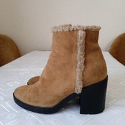 Ryłko skóra zamszowa ocieplane botki powyżej kostki r 37 stan bdb 