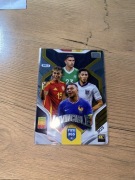 Karta Panini Fifa 365 Invincible (Mbappe, Yamal, Bellingham, Martinez)