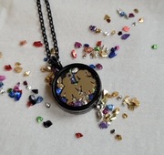 Wisiorek naszyjnik łańcuszek sekretnik czarny parka