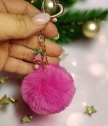 Różowy puchaty, puszysty breloczek