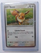 Karta Pokémon MEW 133/165 – Eevee Holiday Calendar 2025 Snowflake Stamp
