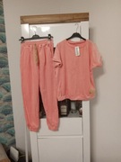 Dres brzoskwiniowy z weluru 