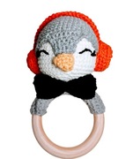 Grzechotka pingwinek robiona na szydełku