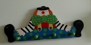 Wieszak do pokoju dziecięcego Pan klaun wymiary 44,5 cm x 20.0 cm