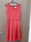 Elegancka czerwona sukienka 