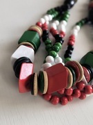 Korale naszyjnik drewniany wisior folklor kolorowe czerwono/ zielono/ białe