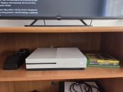 Xbox one S 1TB 1 pad 3 gry ładowarka do padów