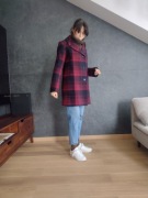 Wełniany płaszcz 70% wełny czerni bordowy z czerwienią