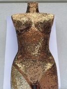 Manekin wystawowy ręcznie zdobiony glamour cekiny