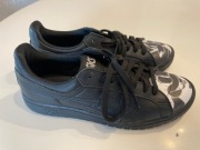 skórzane sneakersy ASICS 42,5 unikat disney