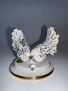 Figurka Capodimonte, gołębie z kryształem Swarovski