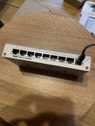 Switch sieciowy ZyXEL ES-108A v2 – 8-portowy, sprawny