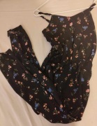 Kombinezon czarny kwiaty Cropp dziewczęcy XXS