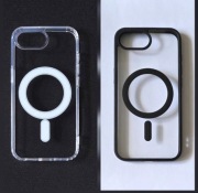 Etui/case klasyczne przezroczyste i czarne z MagSafe na iPhone'a 16E