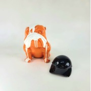 Buldog w czapce dekoracja , ozdoba , prezent 